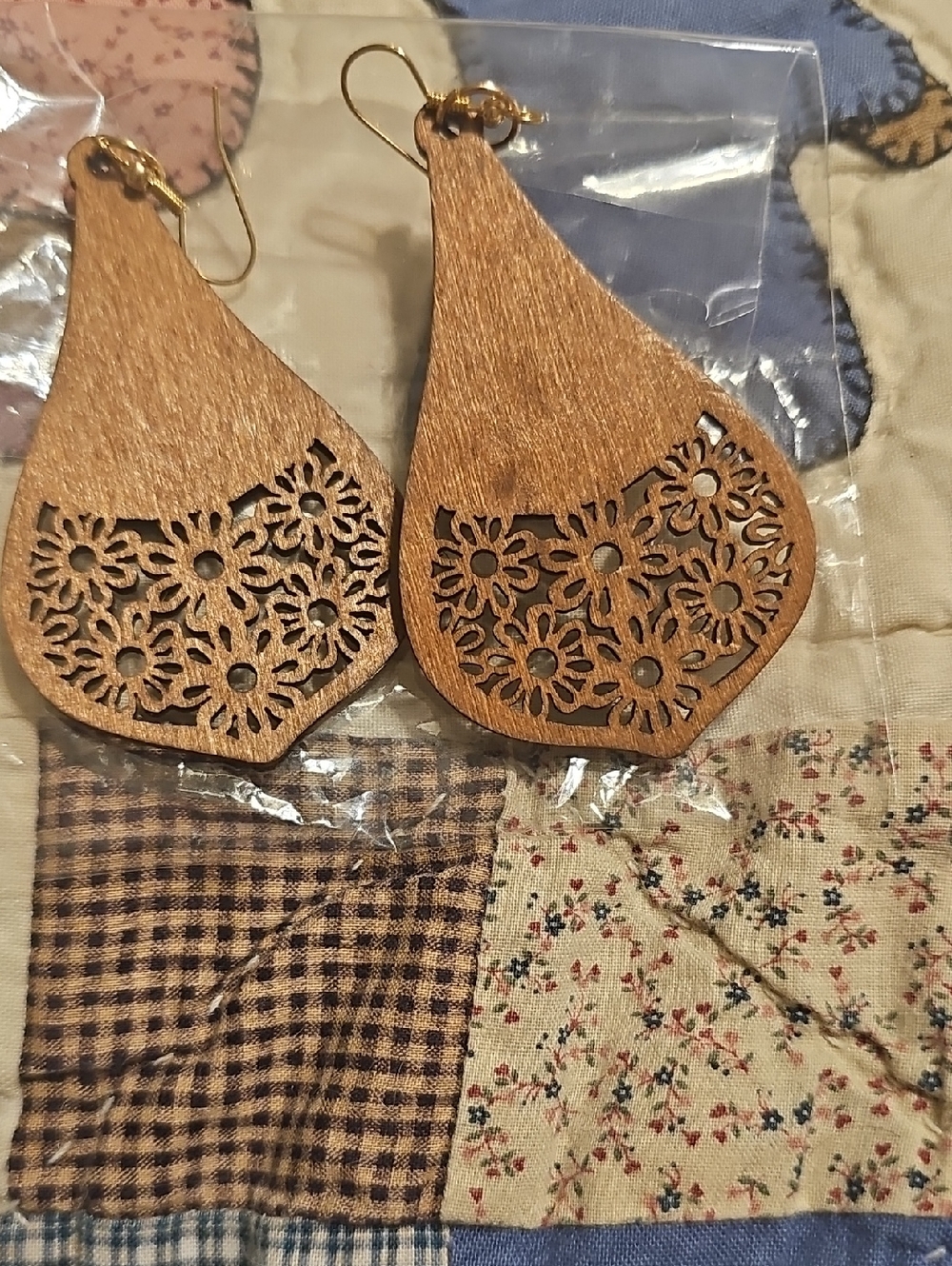Source Unknown Brown Wood Teardrop Floral Cutout Earrings